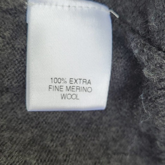 Turnbury Extra Fine Merino Wool V-Neck Sweater 2XT - Picture 6 of 8